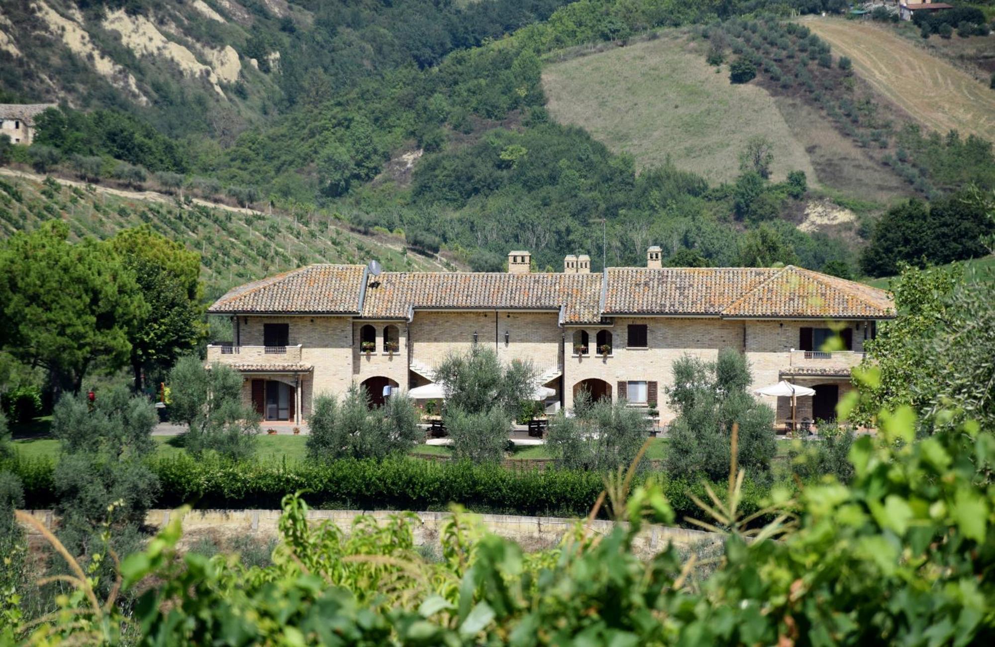 Agriturismo Il Crinale Castorano  Εξωτερικό φωτογραφία