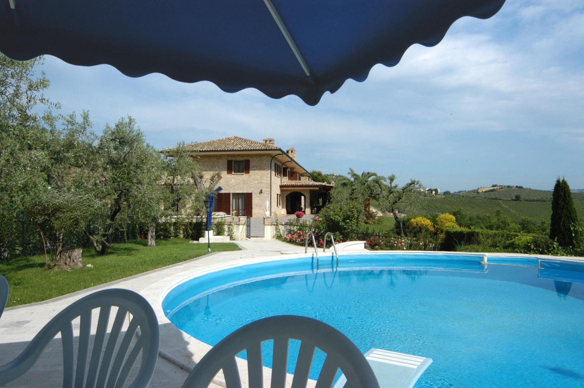 Agriturismo Il Crinale Castorano  Εξωτερικό φωτογραφία