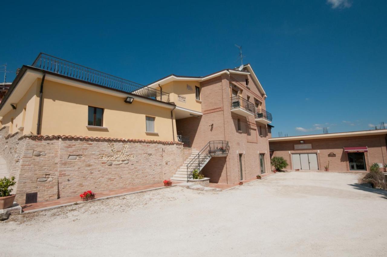 Agriturismo Il Crinale Castorano  Δωμάτιο φωτογραφία